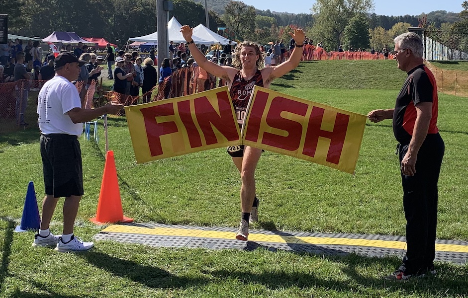 Image of the Brian Dodge Boys JV race winner Nicholas Toth-Ratazzi from Rome Free Academy