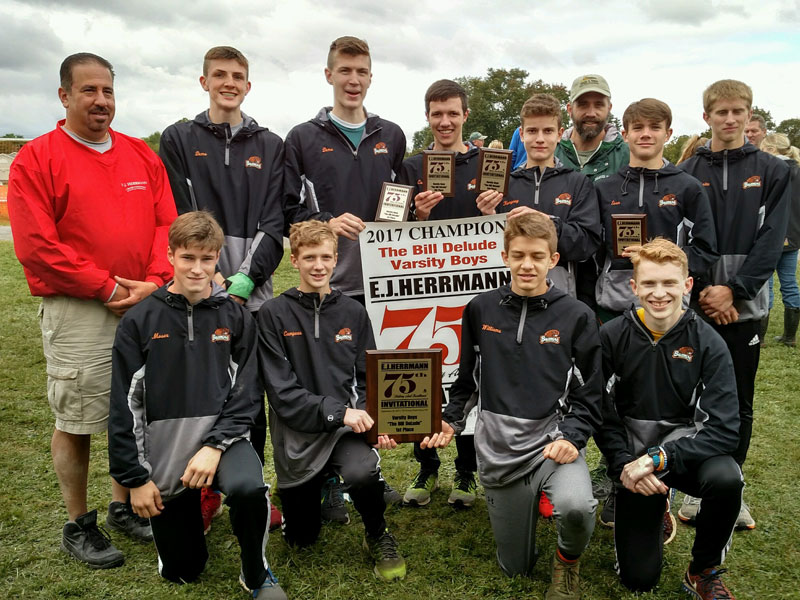 Image of the Bill DeLude Boys Varsity winning team Beaver River
