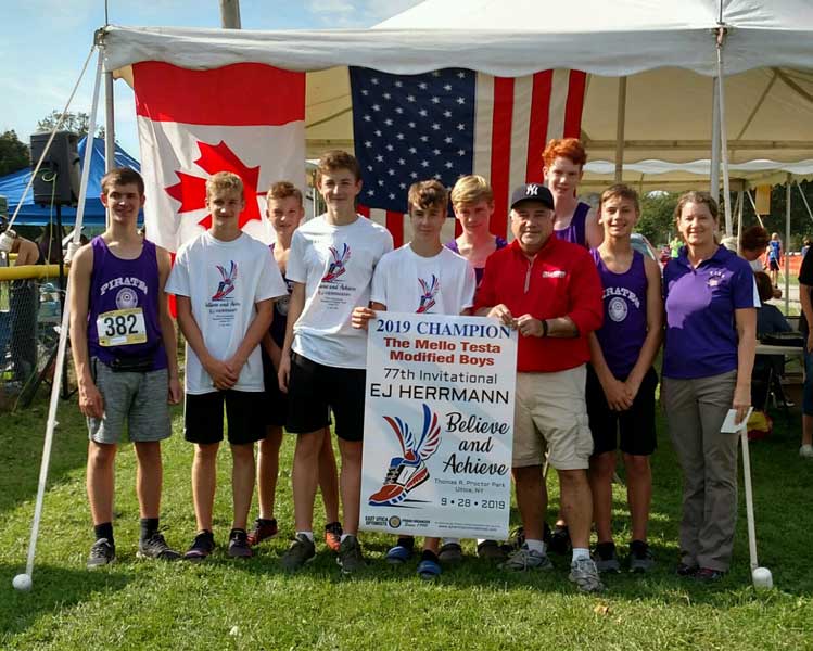 Image of the Mello Testa Boys Modified winning team Thousand Islands, Brockville, ON, presented by Mr. Mello Testa