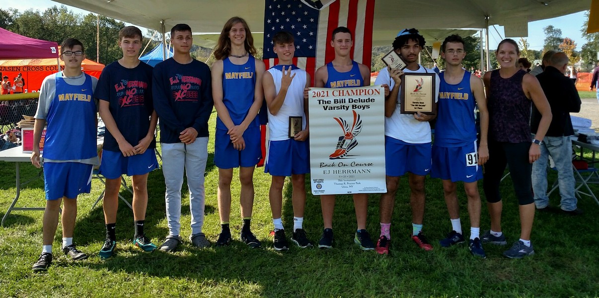 Image of the Bill DeLude Boys Varsity winning team Mayfield